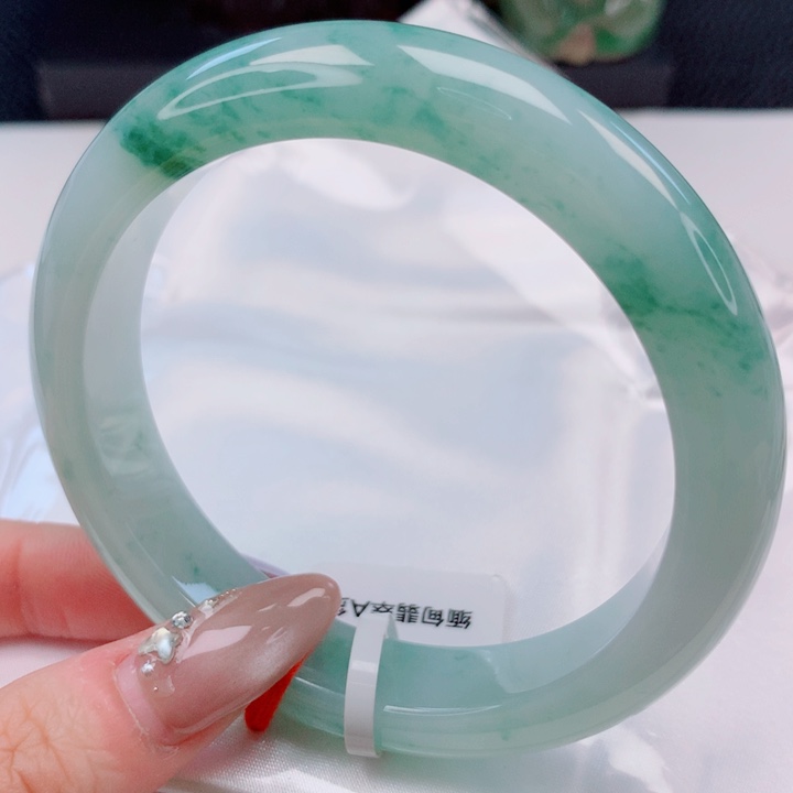 翡翠未镶嵌手镯60圈