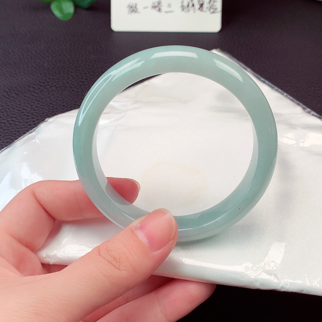 翡翠未镶嵌手镯翡翠