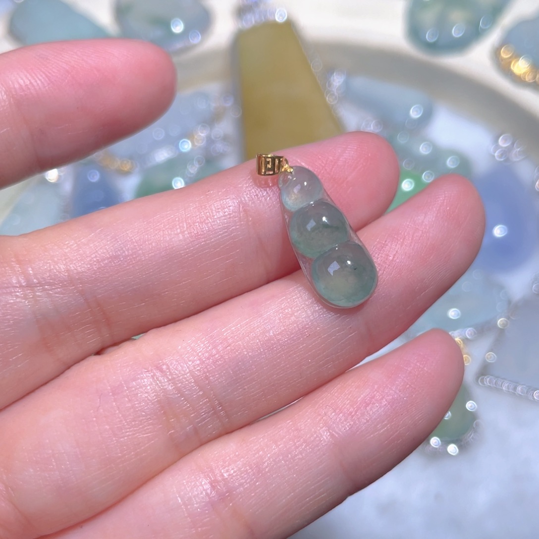 翡翠颈饰18K金镶嵌翡翠