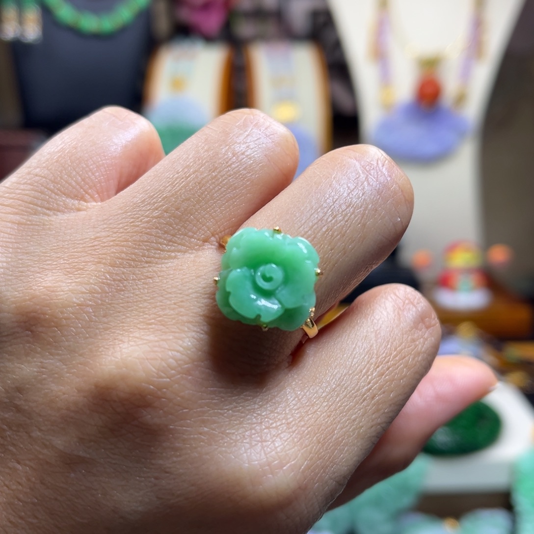 翡翠未镶嵌颈饰天然翡翠戒指