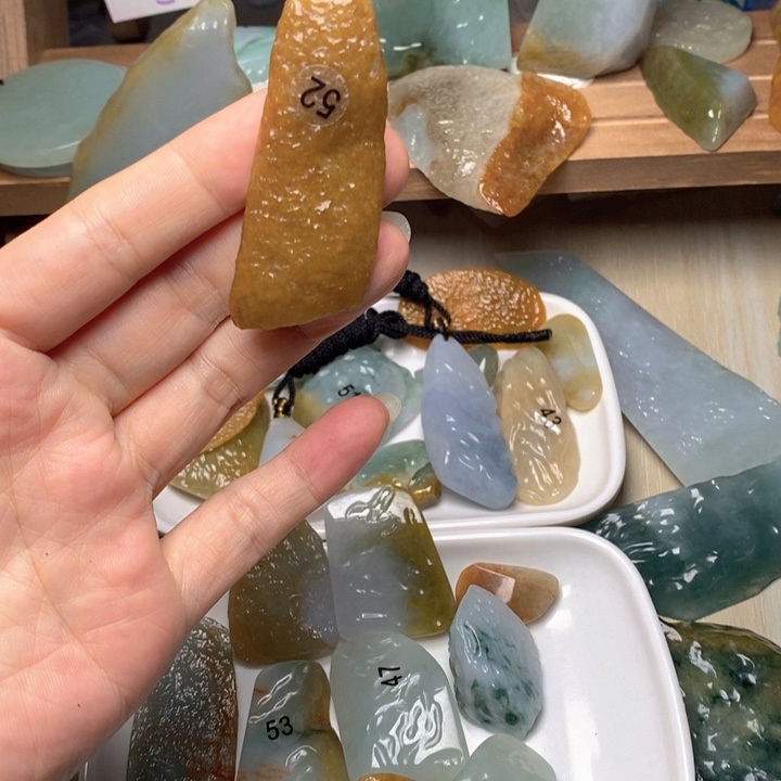 翡翠未镶嵌颈饰天然
