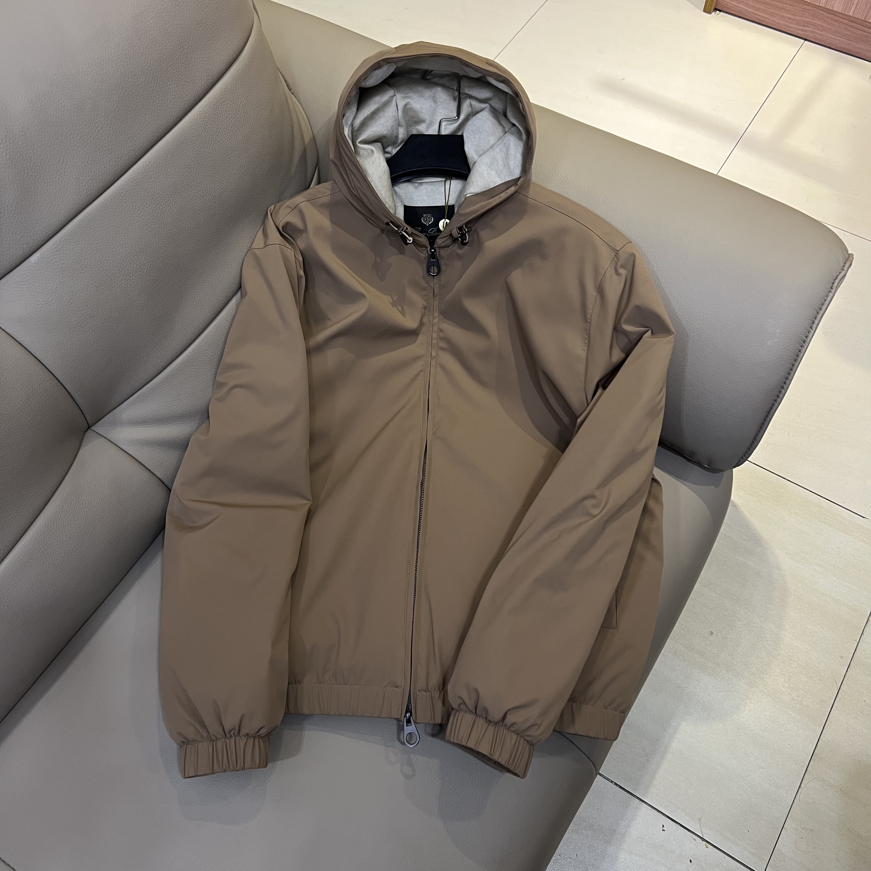 LP-89528软壳连帽绗缝冬季男装外套羽绒服