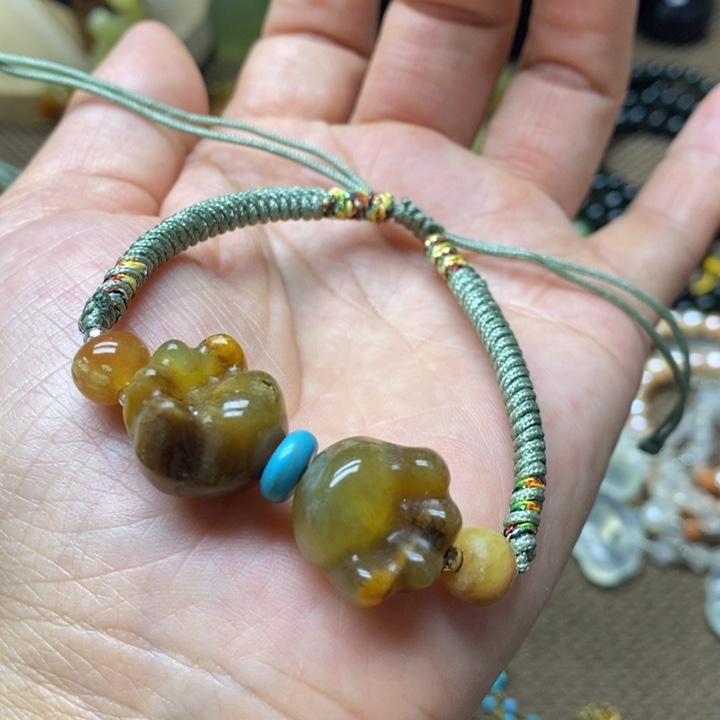 未镶嵌蛇纹石玉手链
