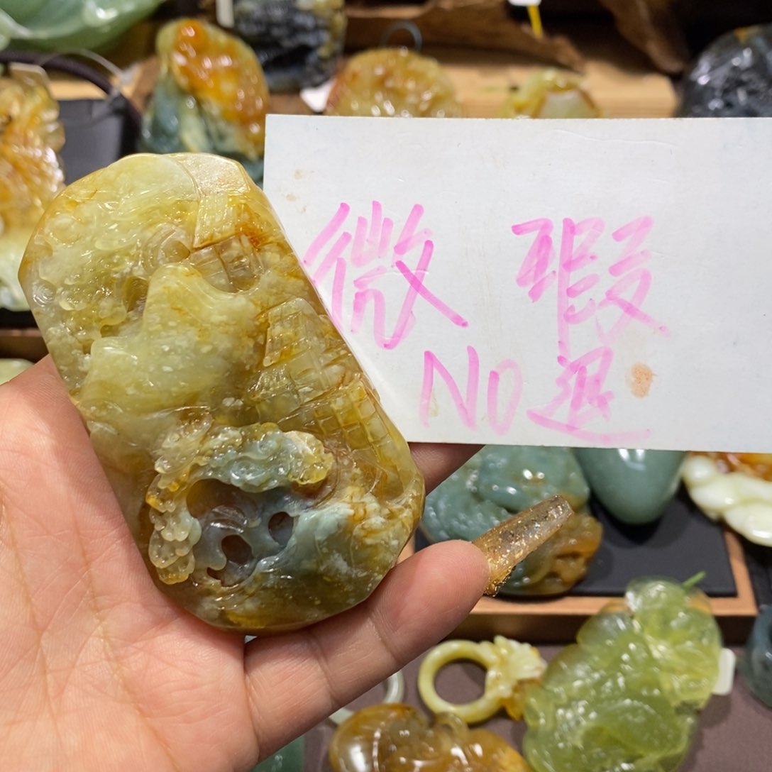 蛇纹石玉颈饰未镶嵌