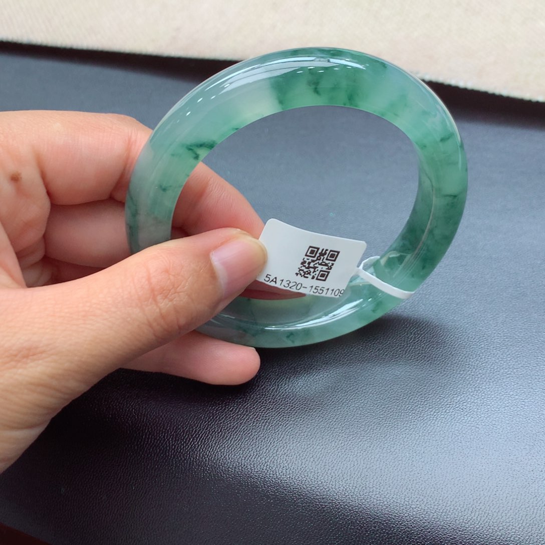 翡翠手镯未镶嵌缅甸翡翠手镯