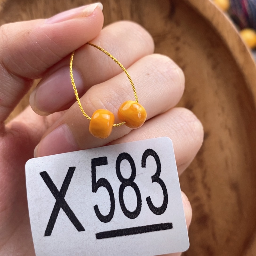 蜜蜡珠宝奇石未镶嵌