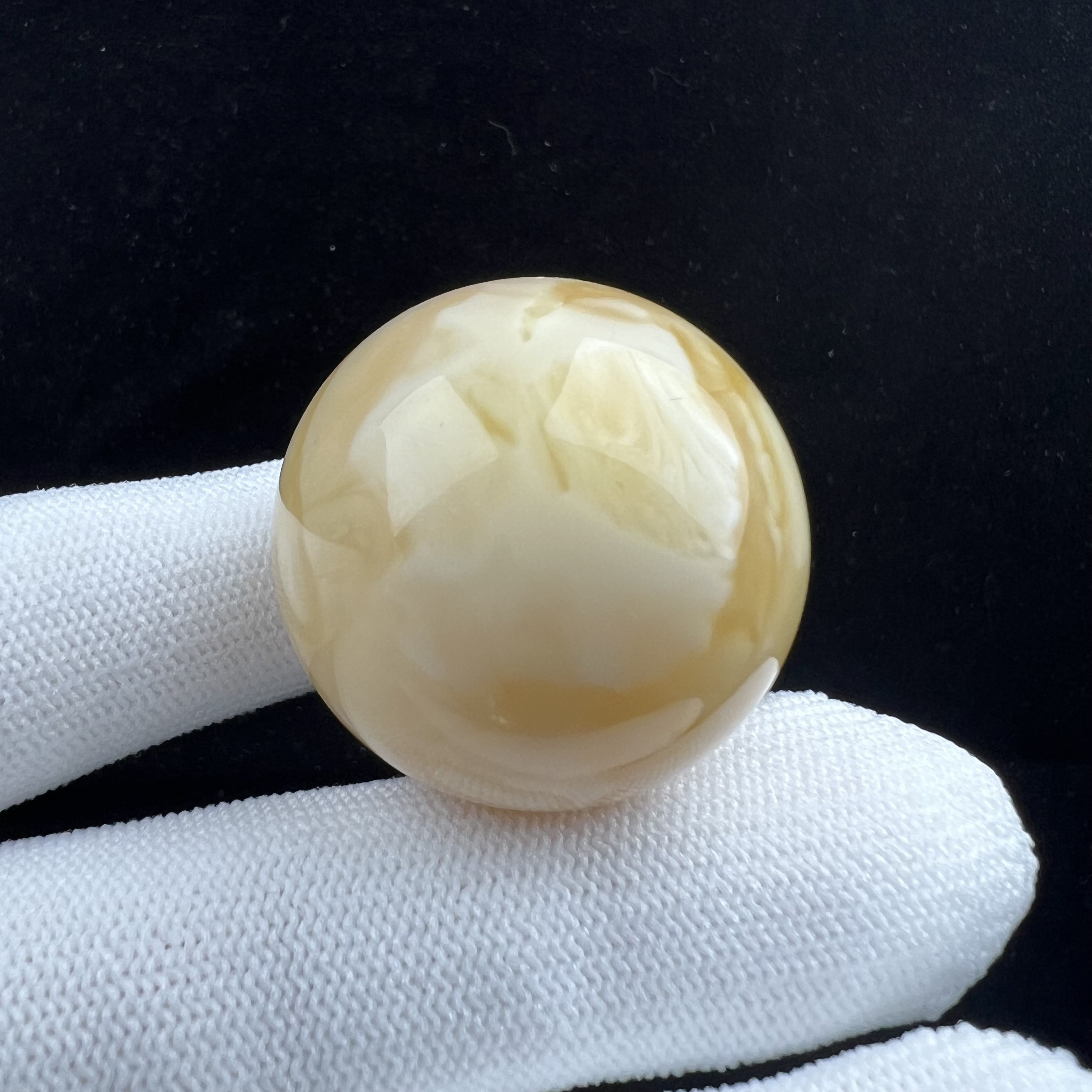 A1063 天然俄料蜜蜡 瓷白妖花单珠 33mm支持复检 假一罚四