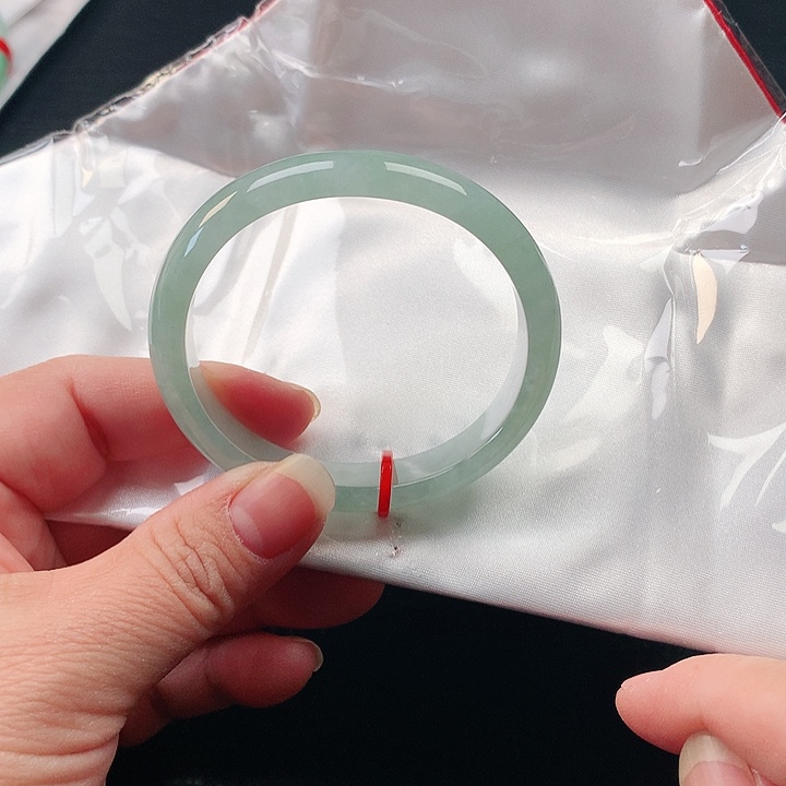 翡翠手镯未镶嵌翡翠065