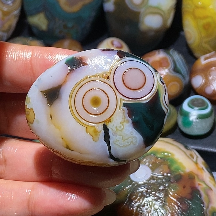 玛瑙/玉髓未镶嵌珠宝奇石125