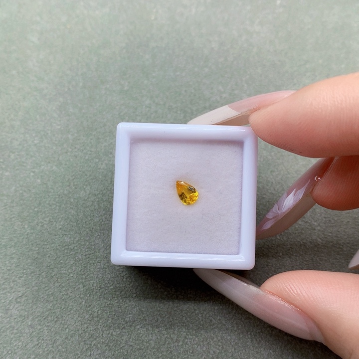 蓝宝石裸石未镶嵌天然金丝雀黄蓝宝石