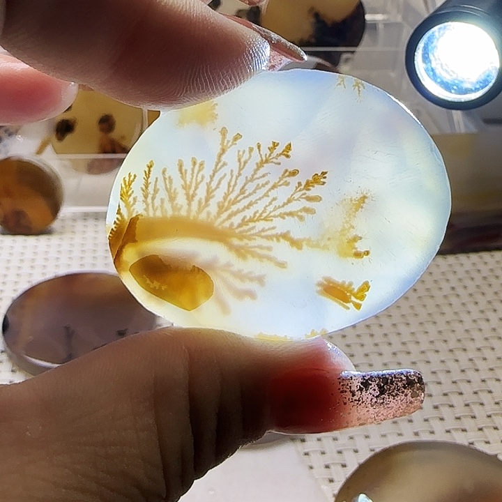 玛瑙/玉髓未镶嵌珠宝奇石