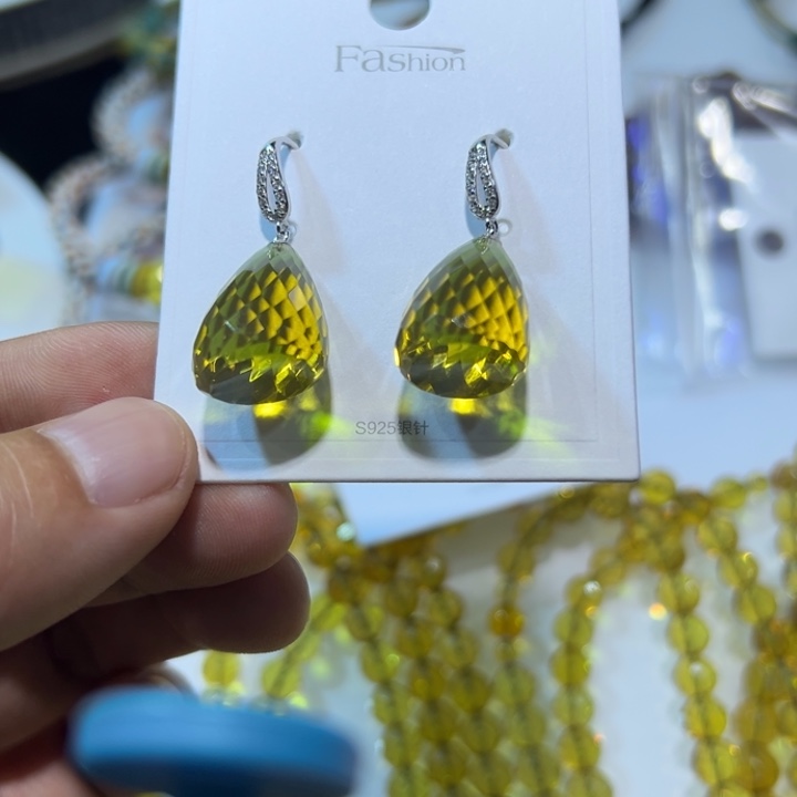 慧***慧琥珀未镶嵌颈饰琥珀耳环