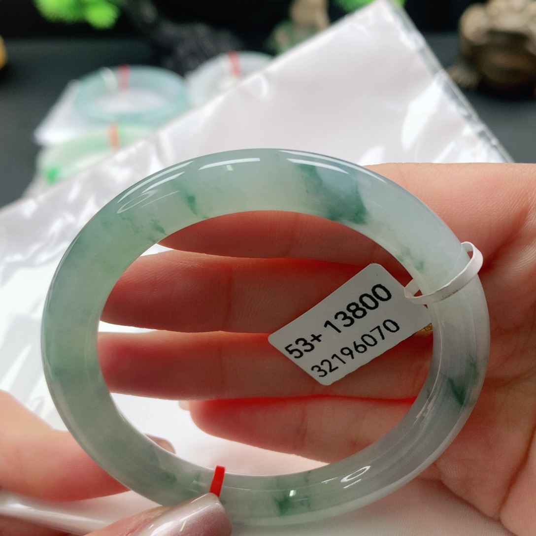 翡翠手镯未镶嵌B****s53 54 53 54