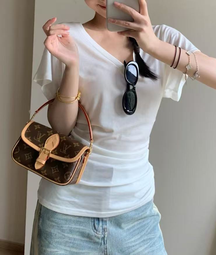99新 LV LouisVuitton/路易威登法棍nano单肩腋下包包自达