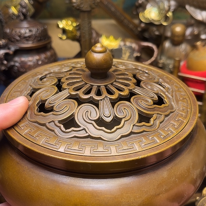 精美铜器批发档口