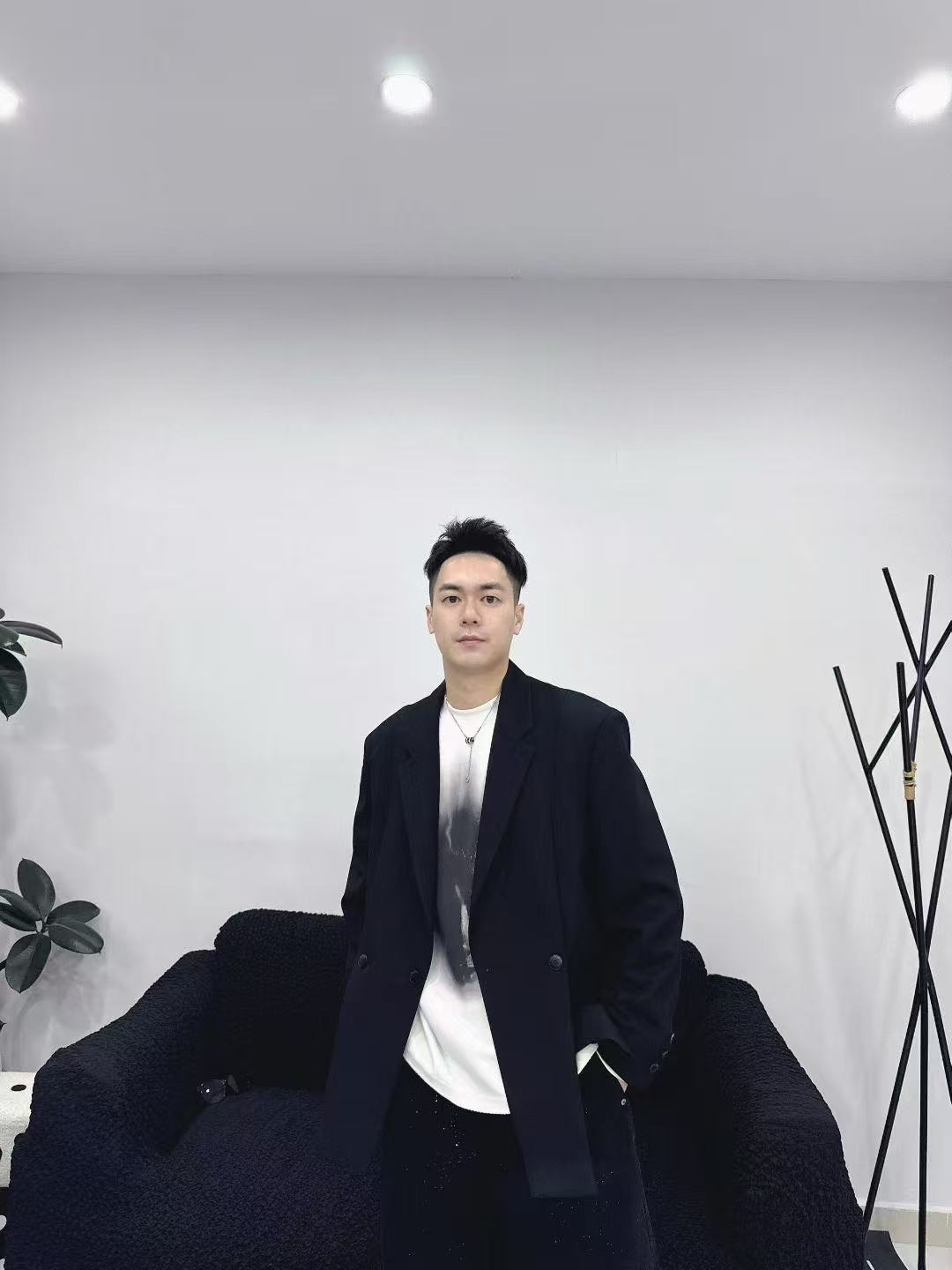 秋季新款阔版西服长袖黑色个性高定设计款下摆分叉男士西装