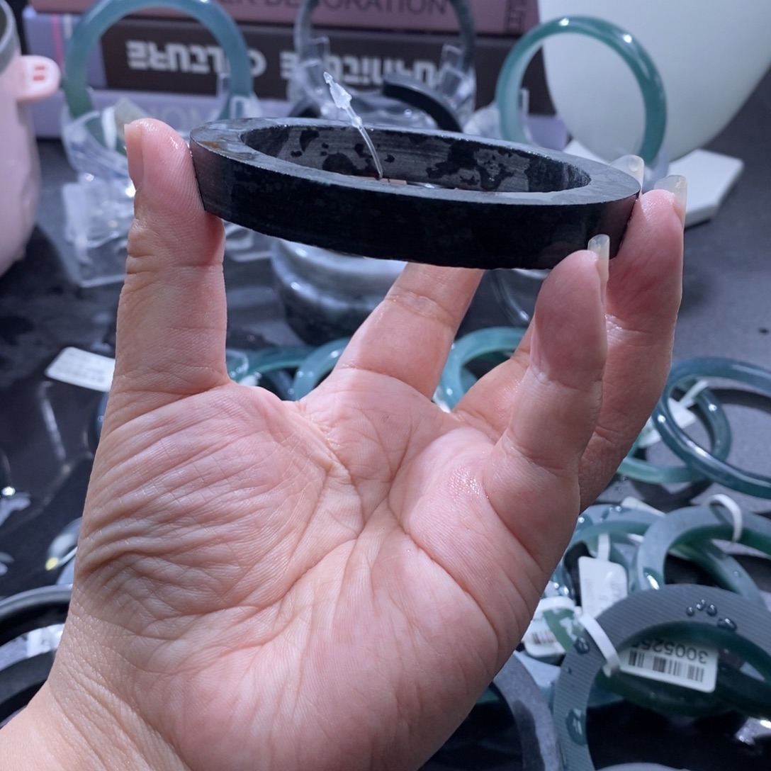 心***舞定制翡翠未镶嵌手镯方