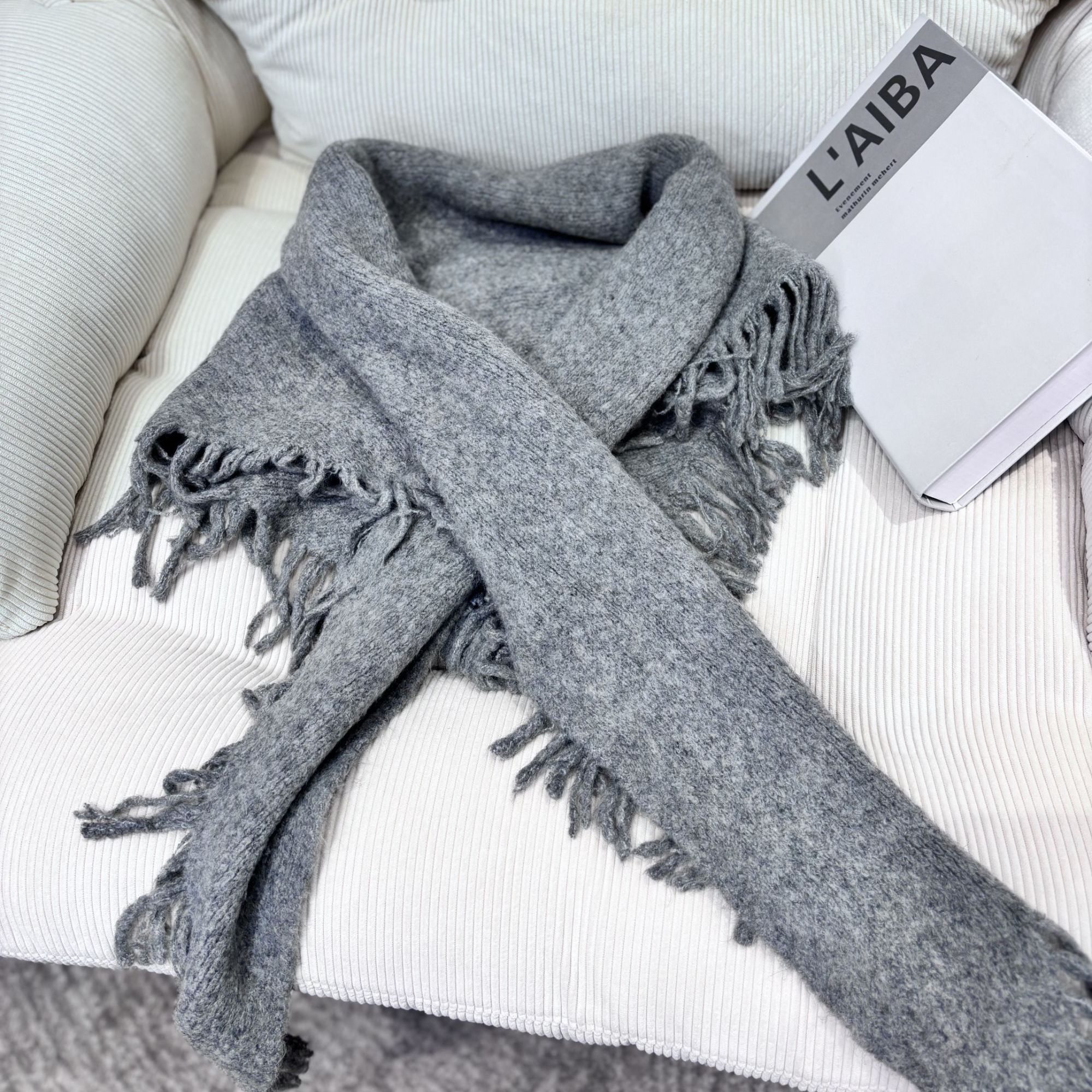 流苏围巾保暖纯色法式韩版时尚冬季极简风常规款