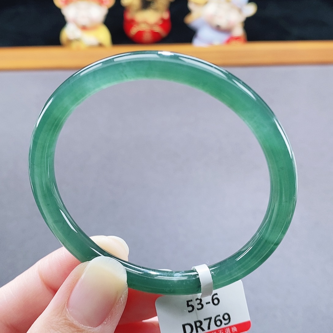 翡翠未镶嵌手镯56