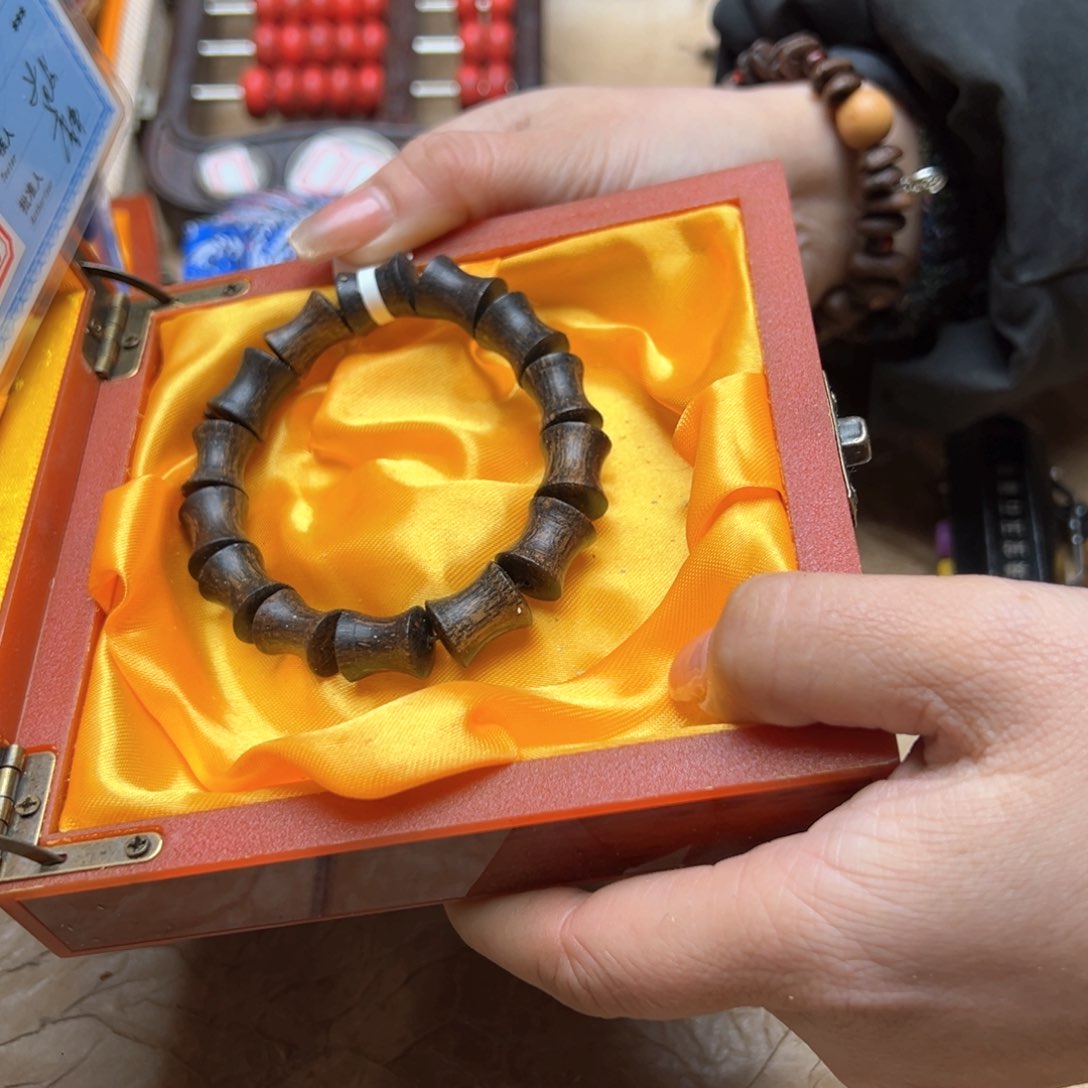 大叶紫檀（黑酸枝木类）