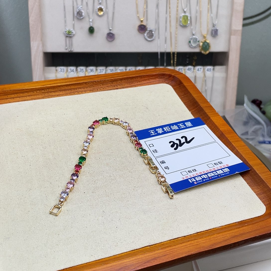 水晶颈饰合金多样性