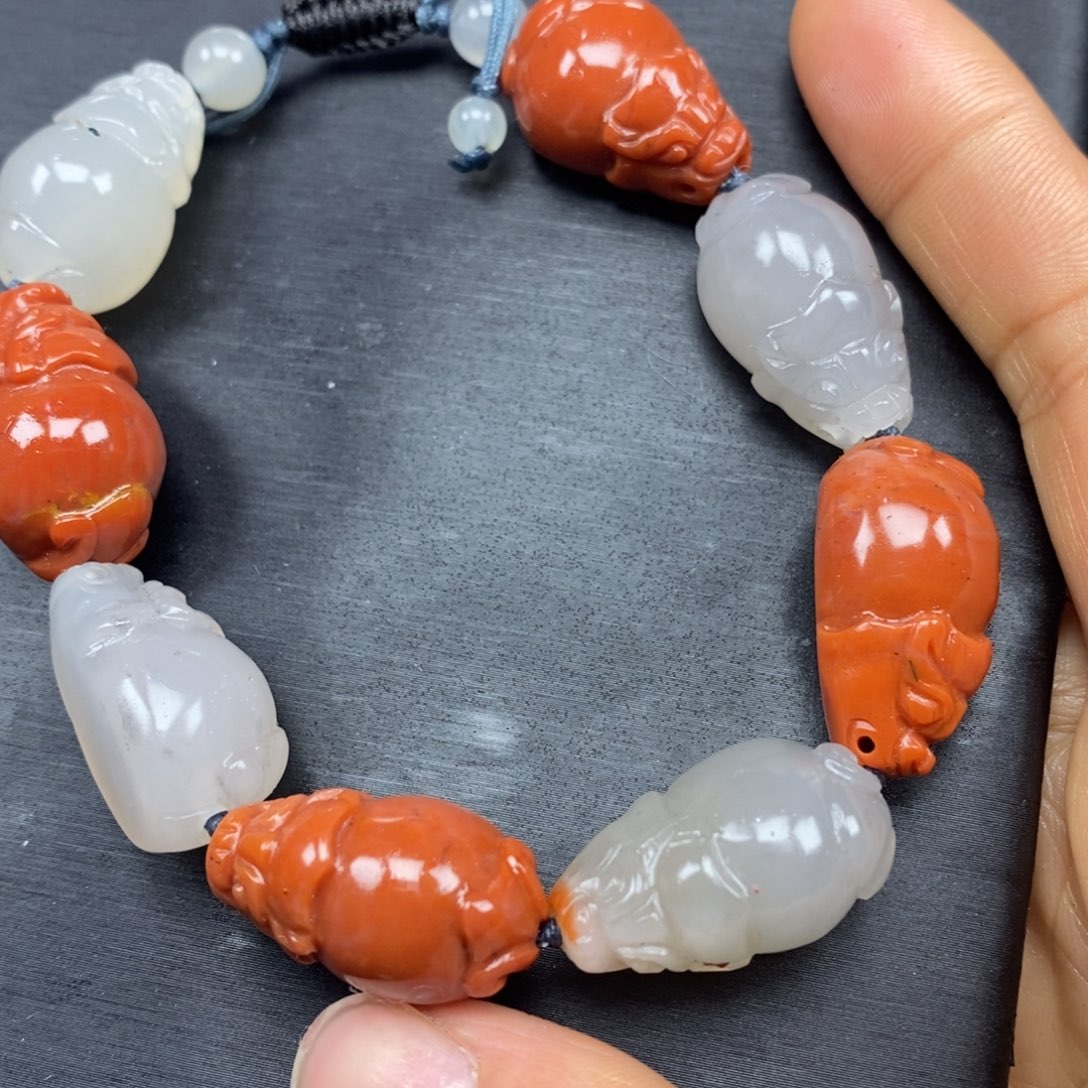 石英质玉（黄龙玉）颈饰未镶嵌