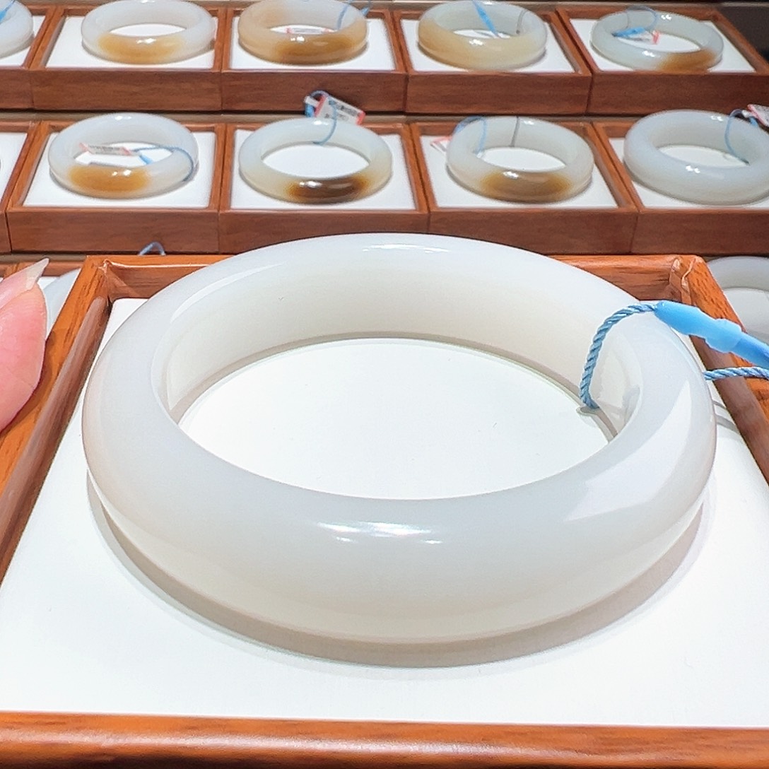 和田玉手镯55/56未镶嵌