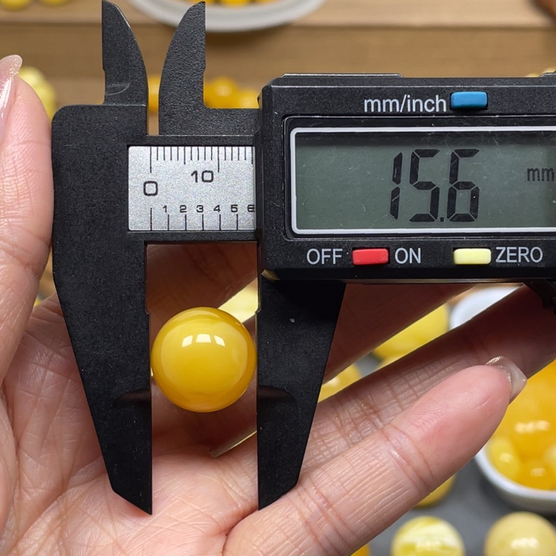 蜜蜡裸石未镶嵌小**?