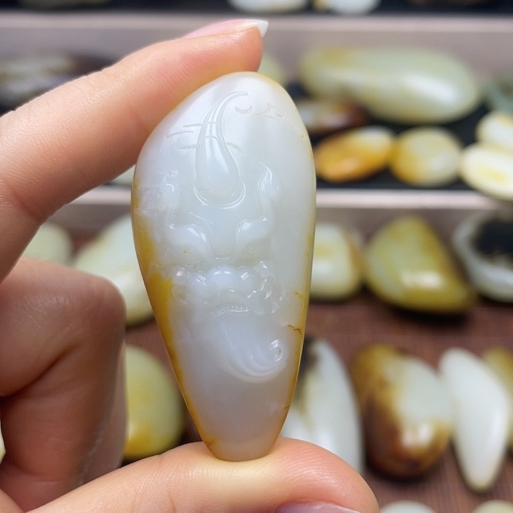 和田玉未镶嵌颈饰