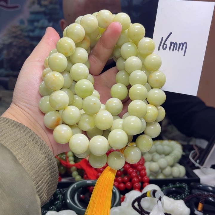 蛇纹石玉颈饰多样性发货未镶嵌