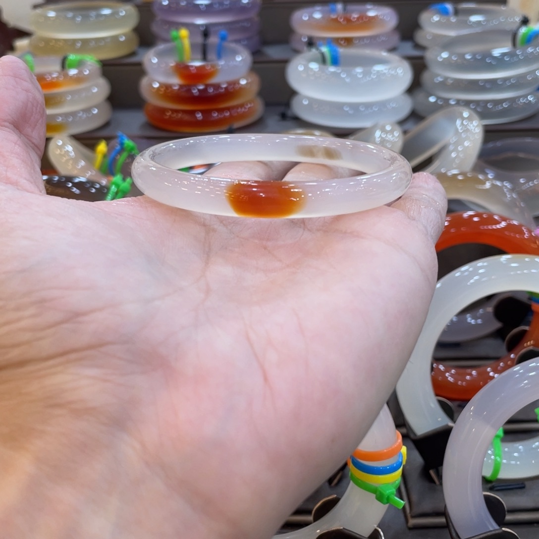 玛瑙/玉髓手镯未镶嵌