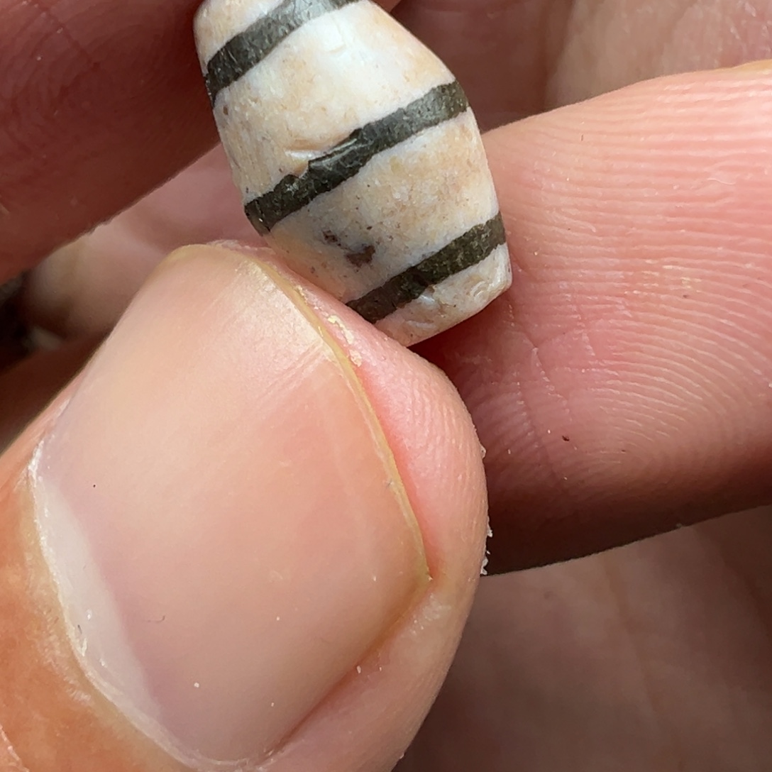 J***.玛瑙/玉髓未镶嵌珠宝半成品t001