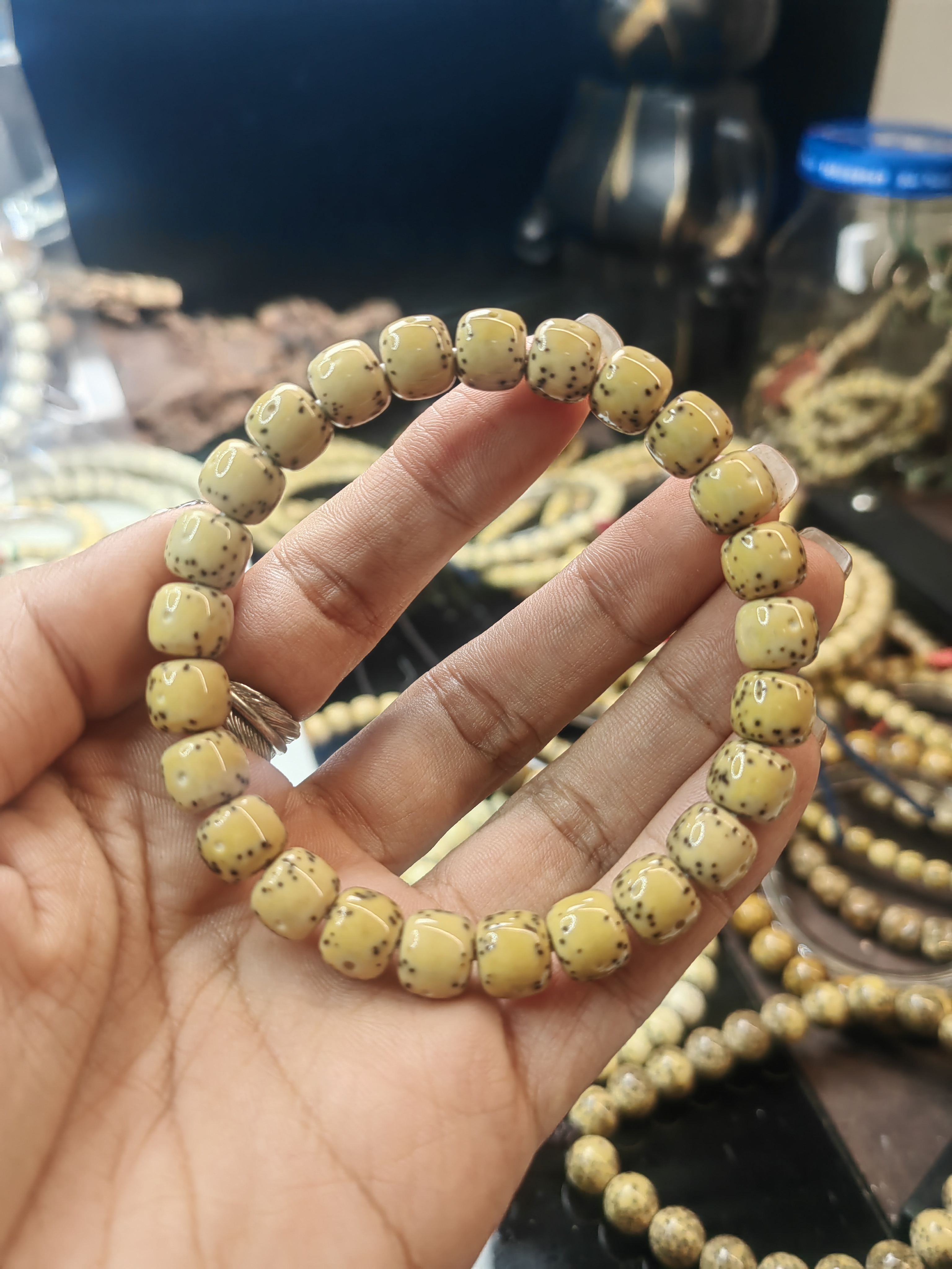 星月菩提原生态金黄9-8桶珠通体