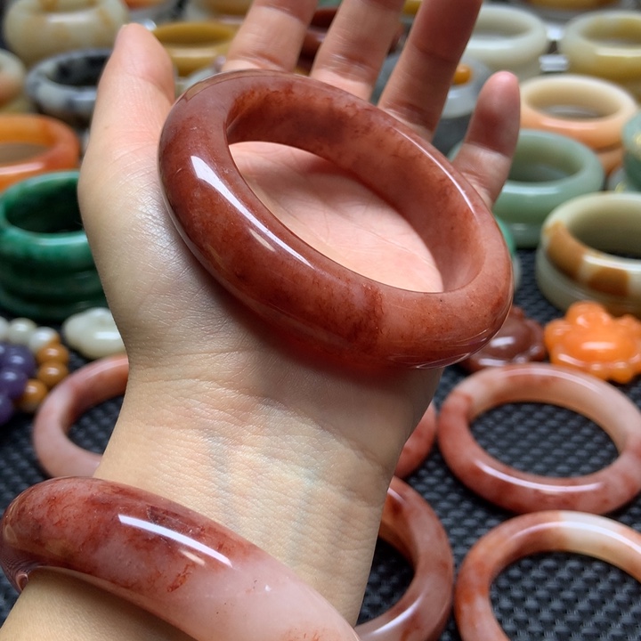 石英质玉手镯未镶嵌