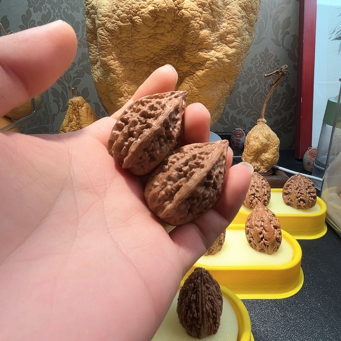 文玩核桃吊坠野生秋子核桃一对