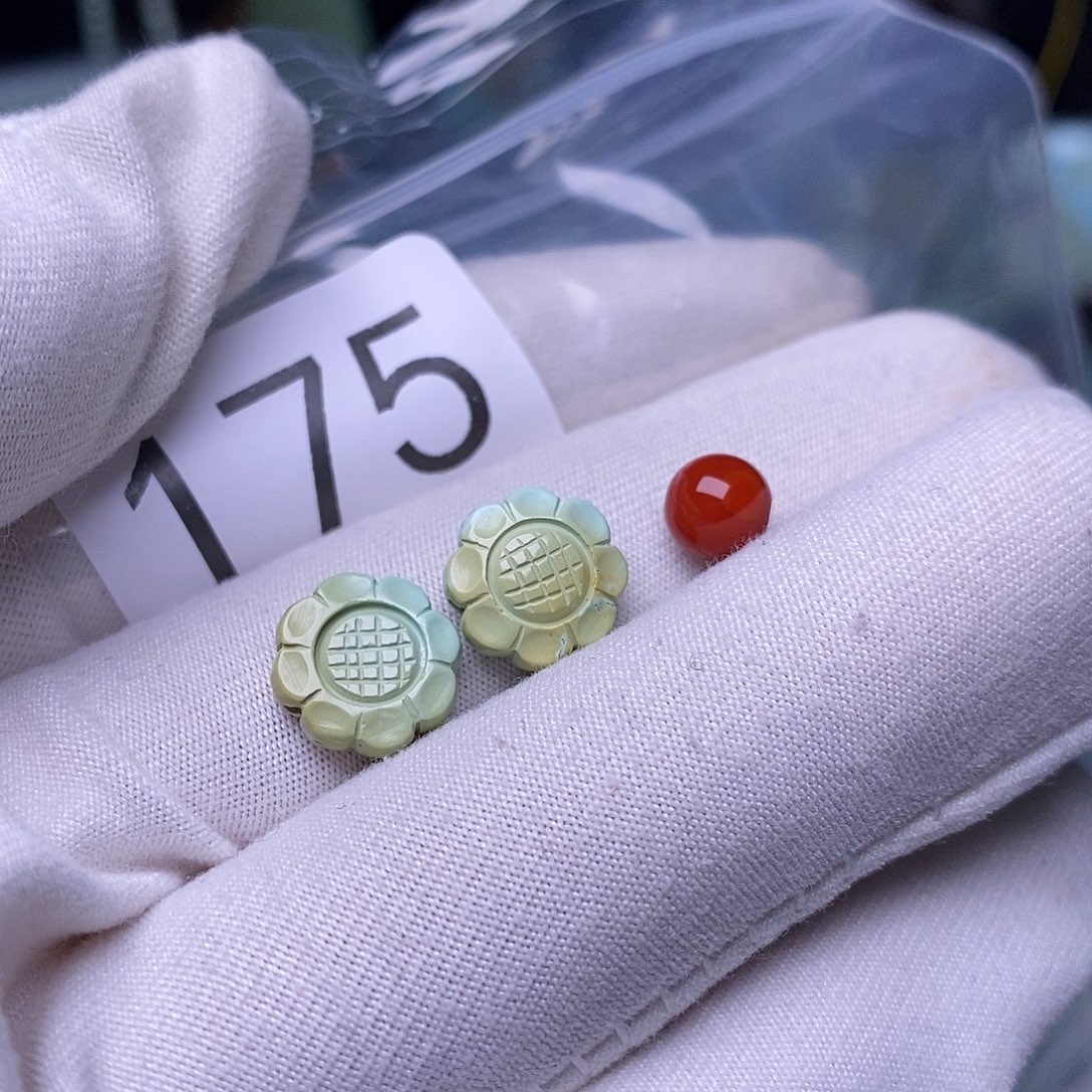 南红玛瑙未镶嵌珠宝奇石