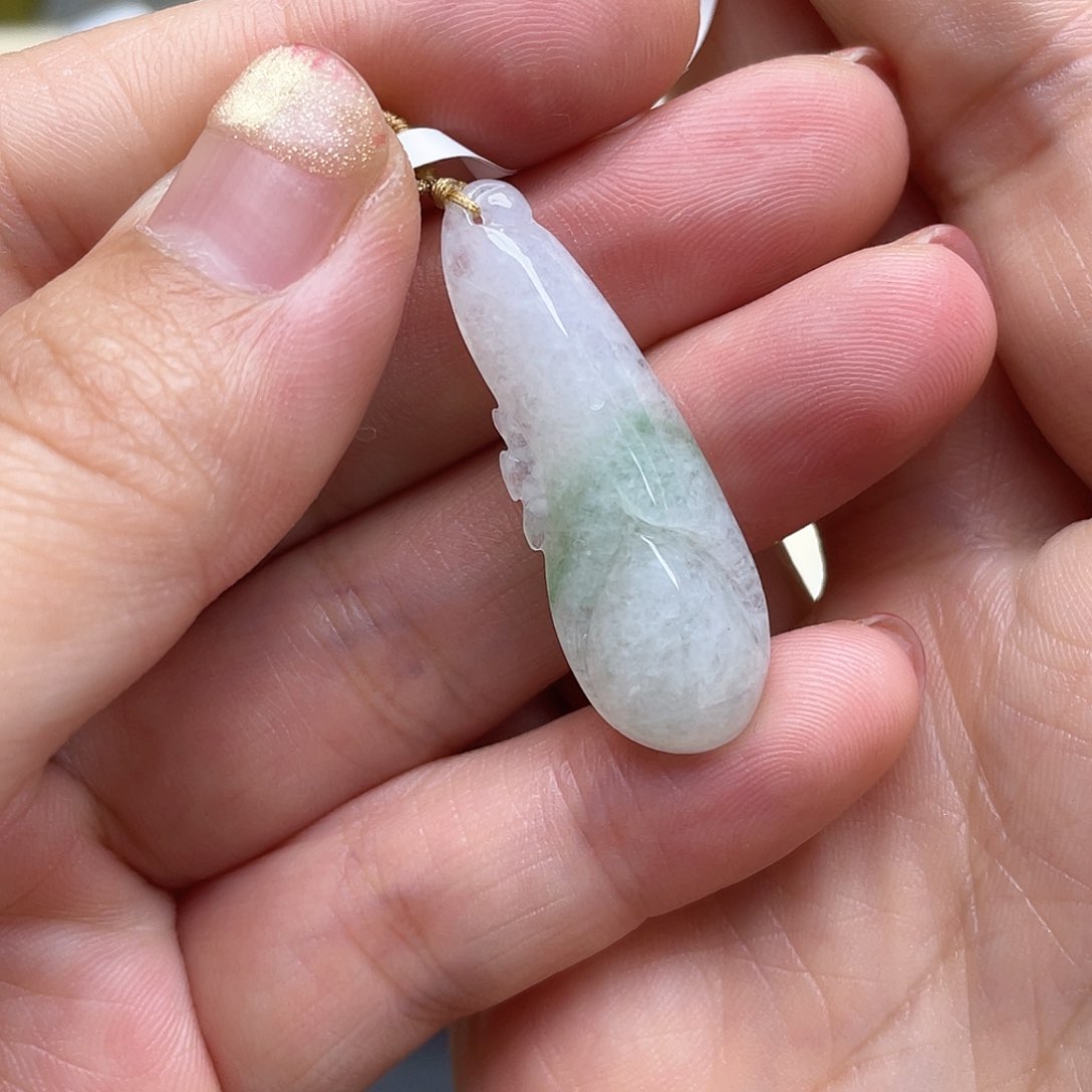 翡翠未镶嵌颈饰回流