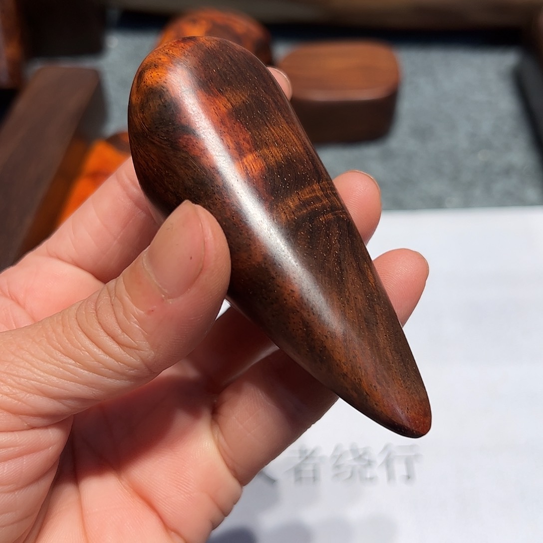 交趾黄檀（大红酸枝）友*