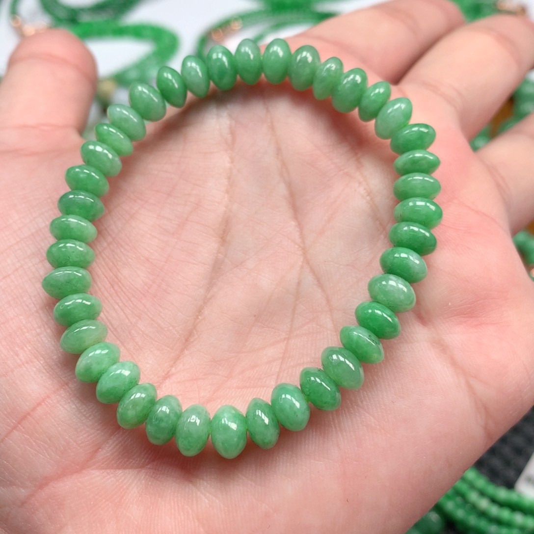 翡翠手链未镶嵌翡翠