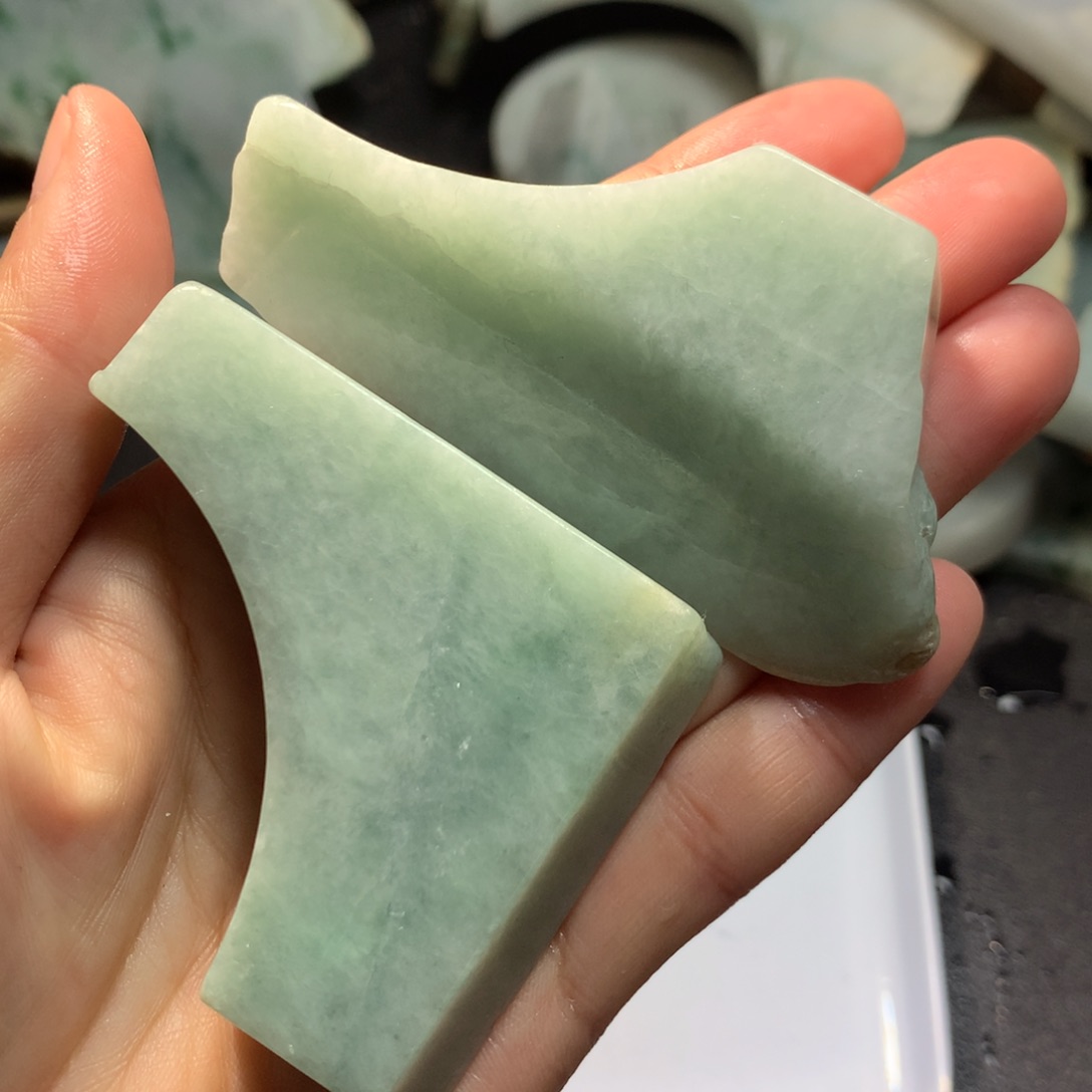 翡翠颈饰未镶嵌料子