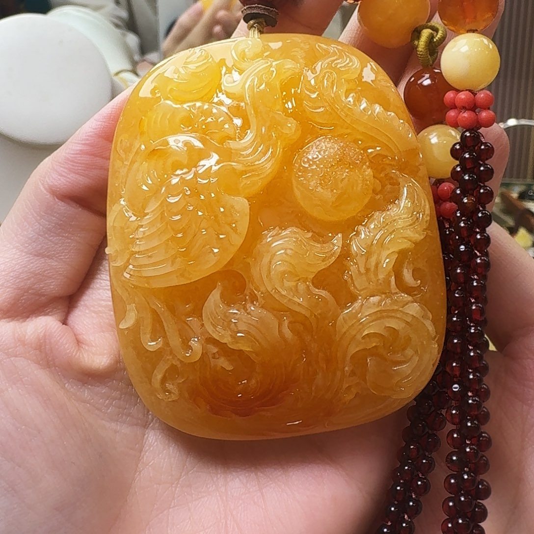 琥珀未镶嵌颈饰吊坠
