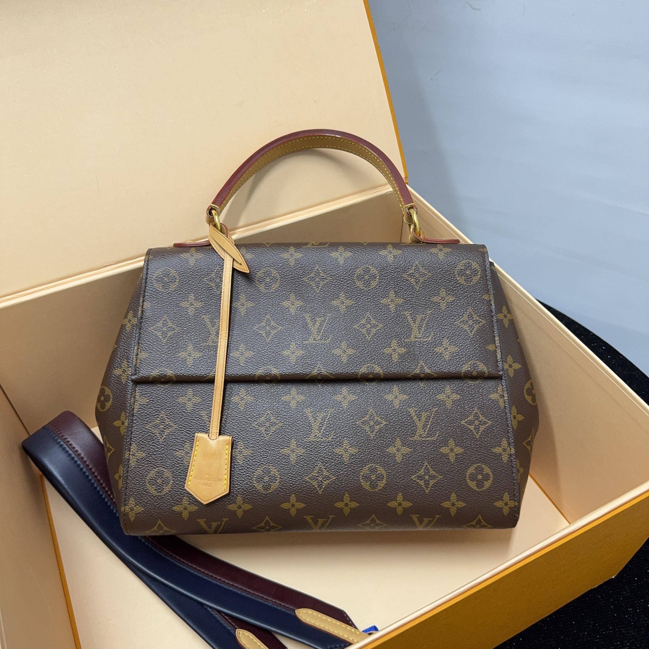 胖虎熙少/路易威登/95新/公价0/箱包/两用包/31T2501240053