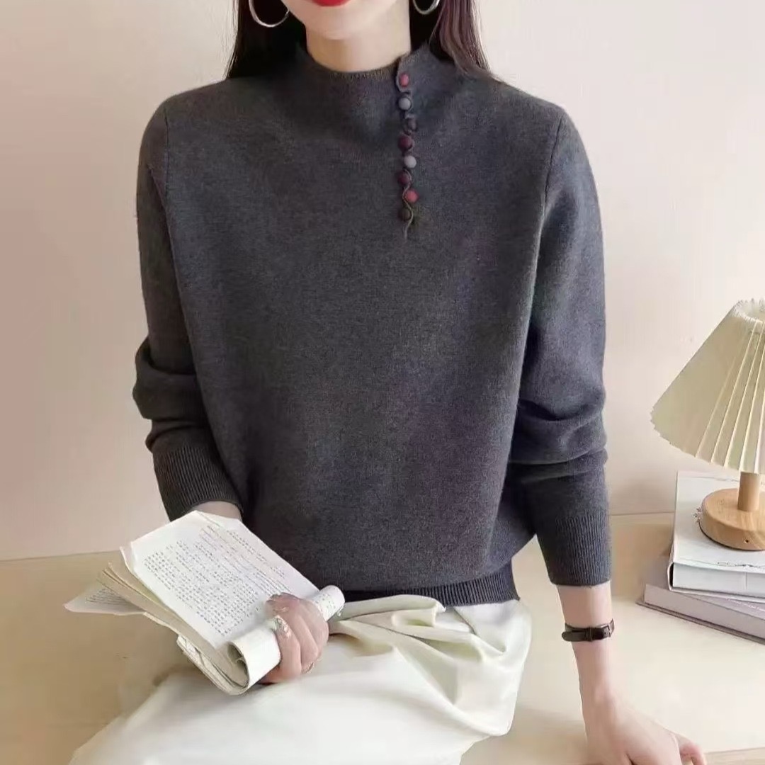 彩扣侧边半开半高领针织衫时尚2024秋冬新款毛衣简约百搭大码女