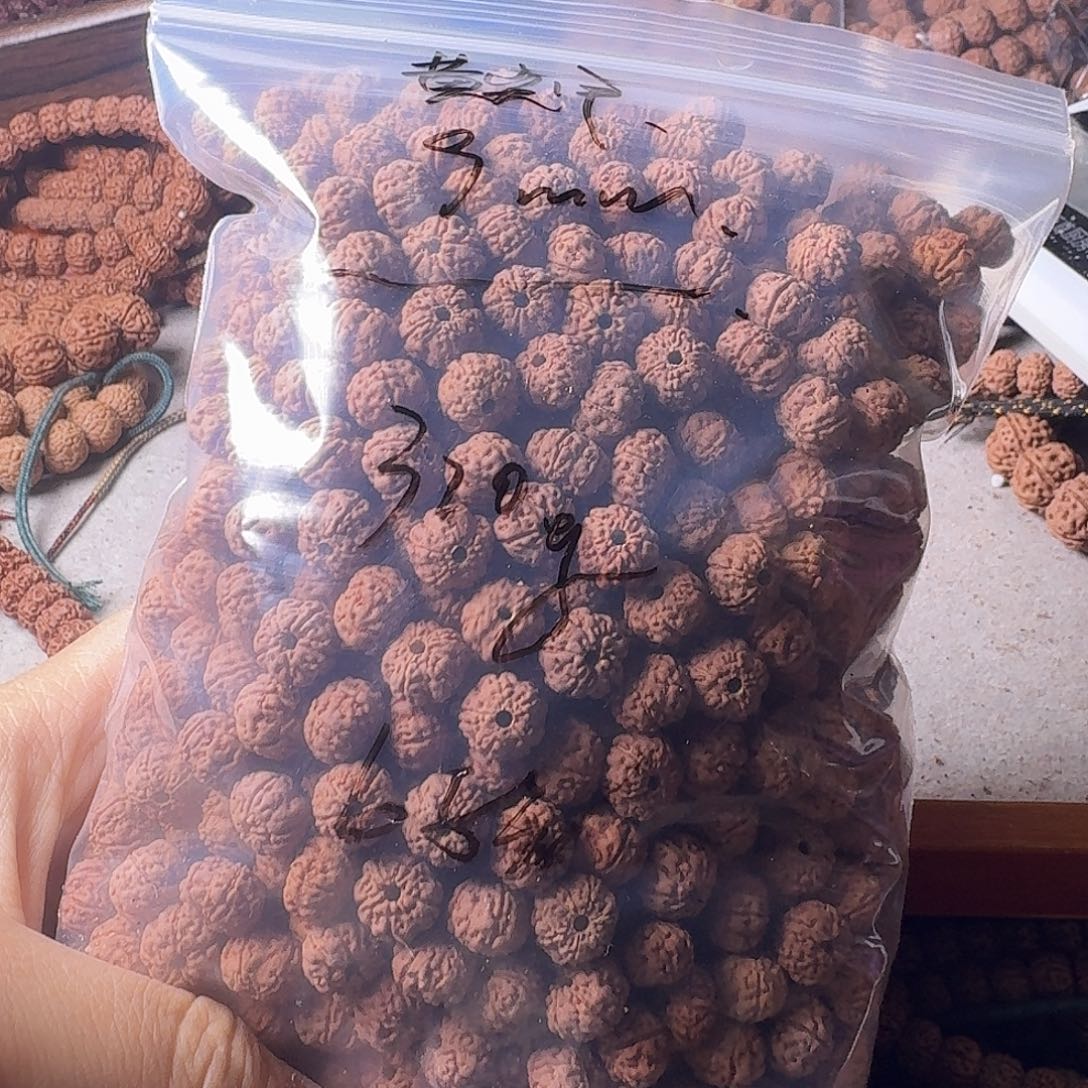 意***境吊坠金刚菩提320黄身有瑕疵