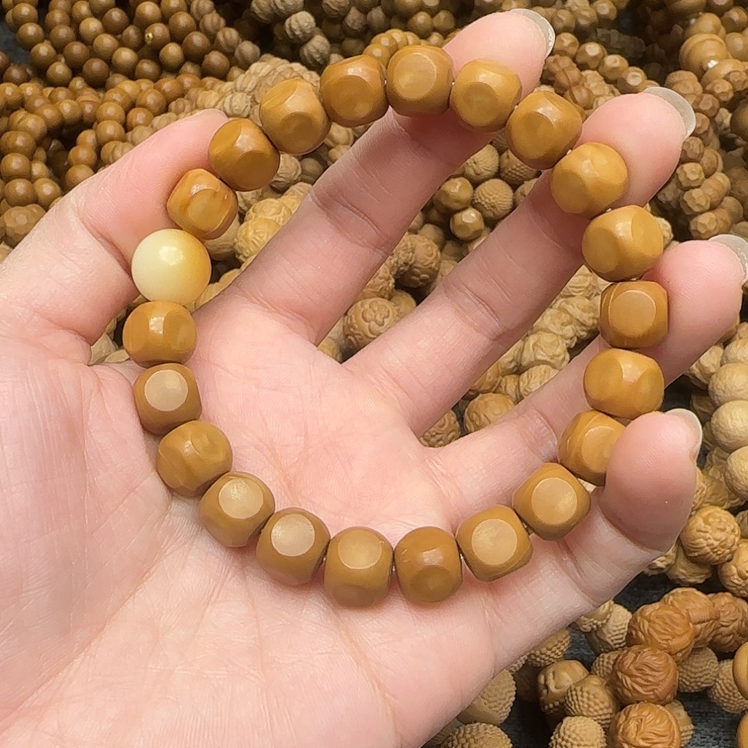 吊坠猴头核桃微瑕有刀痕六方