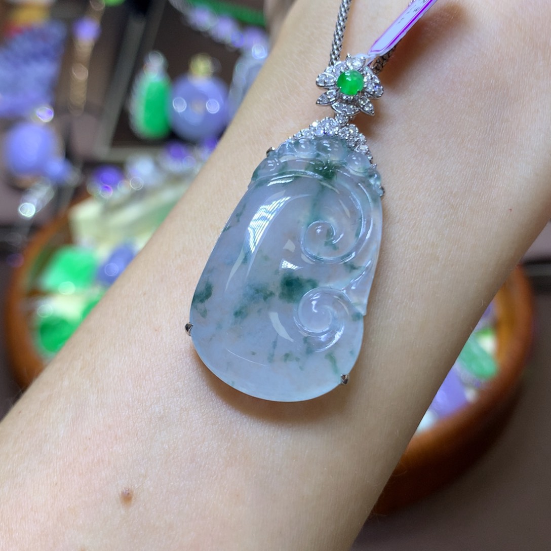 【闪购商品】翡翠颈饰18K金镶嵌翡翠