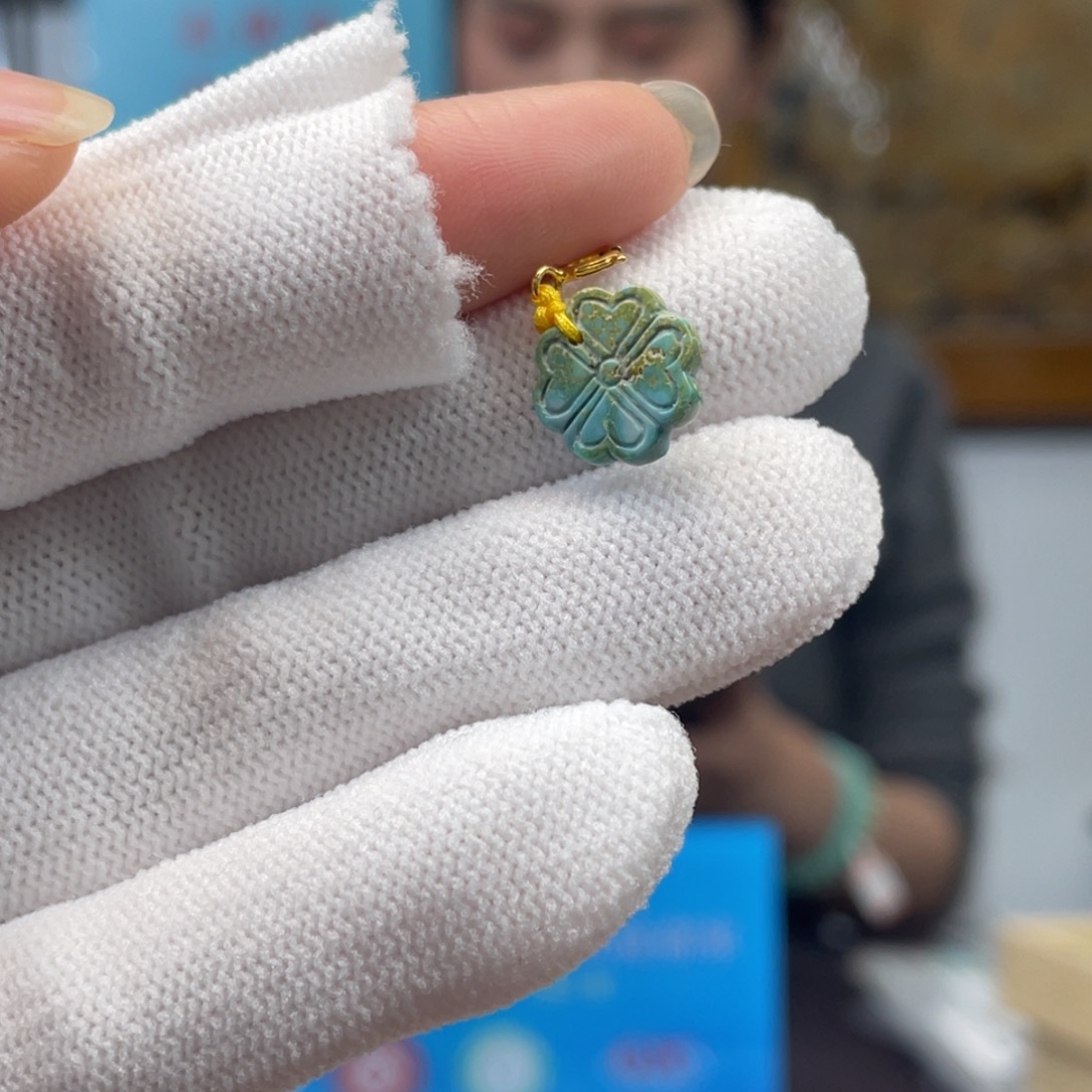 绿松石未镶嵌挂件