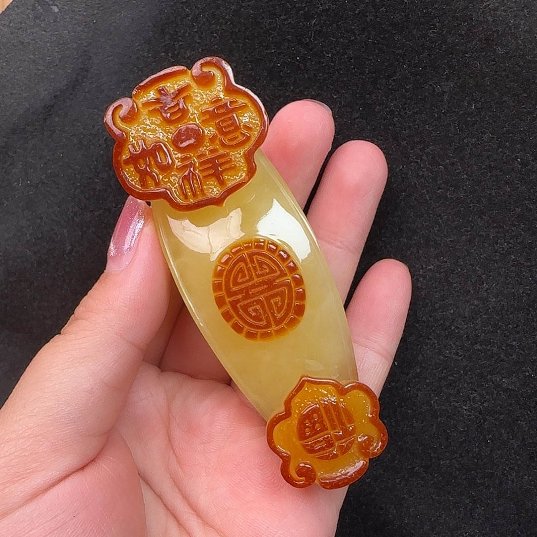 蜜蜡未镶嵌珠宝奇石