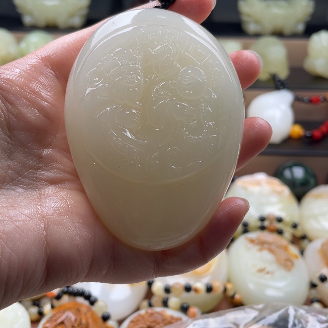 雷***石材天然古青石手把件