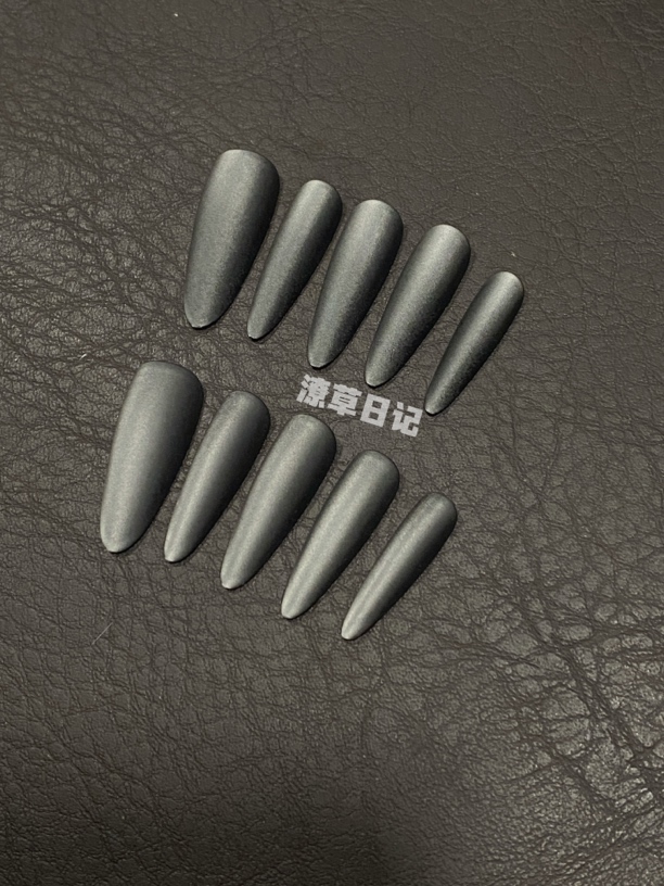 磨砂黑色猫眼长尖杏仁暗黑御姐风秋冬磨砂穿戴甲10片装